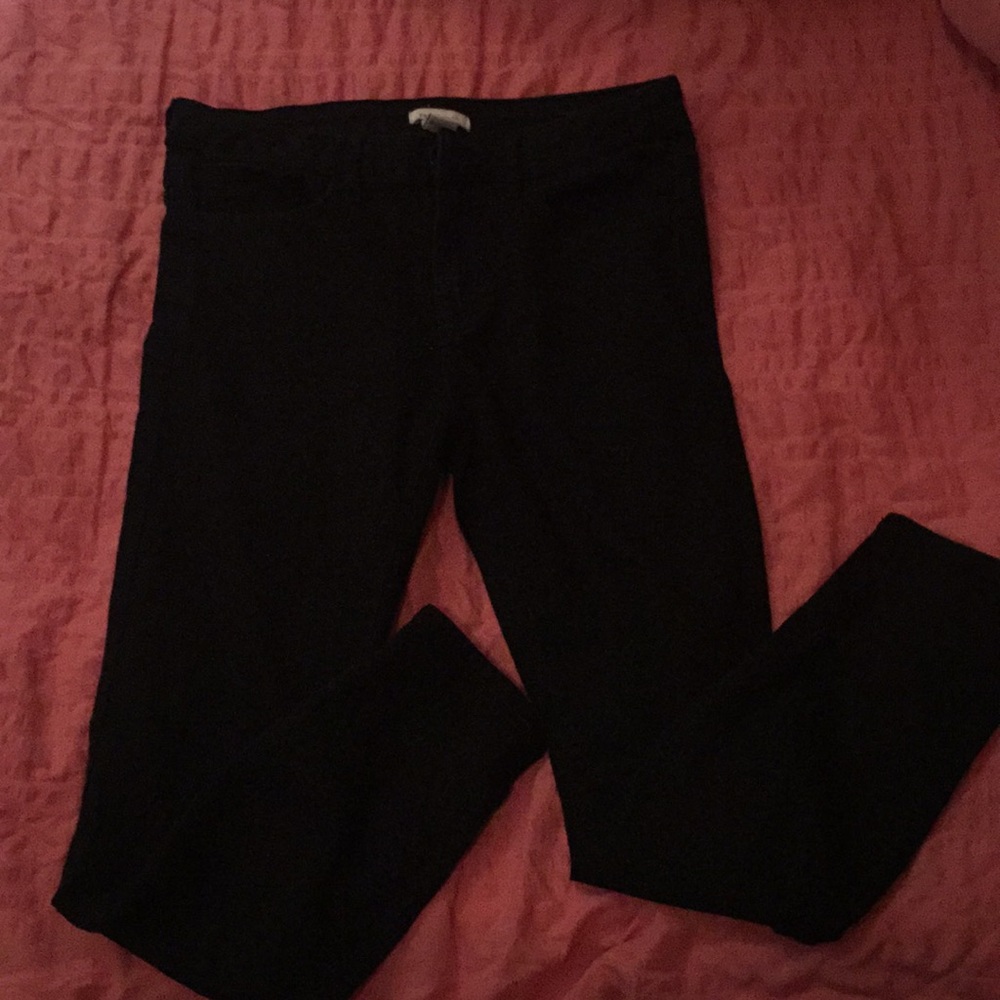 Forever 21  low rise black ankle jeans